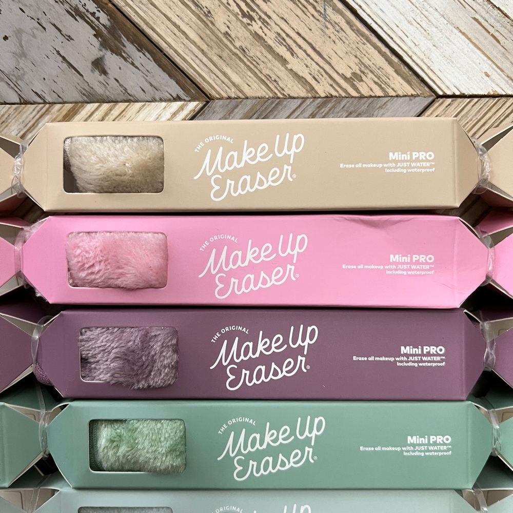 MakeUp Eraser Mini Selling by the each *pink and green left**